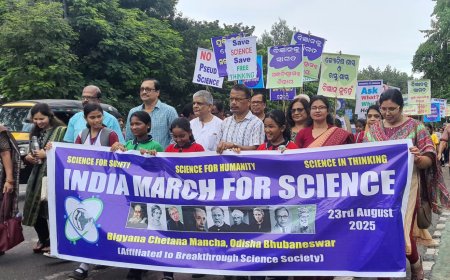 Scientists, Teachers and Students Join Padayatra for Science in Bhubaneswar