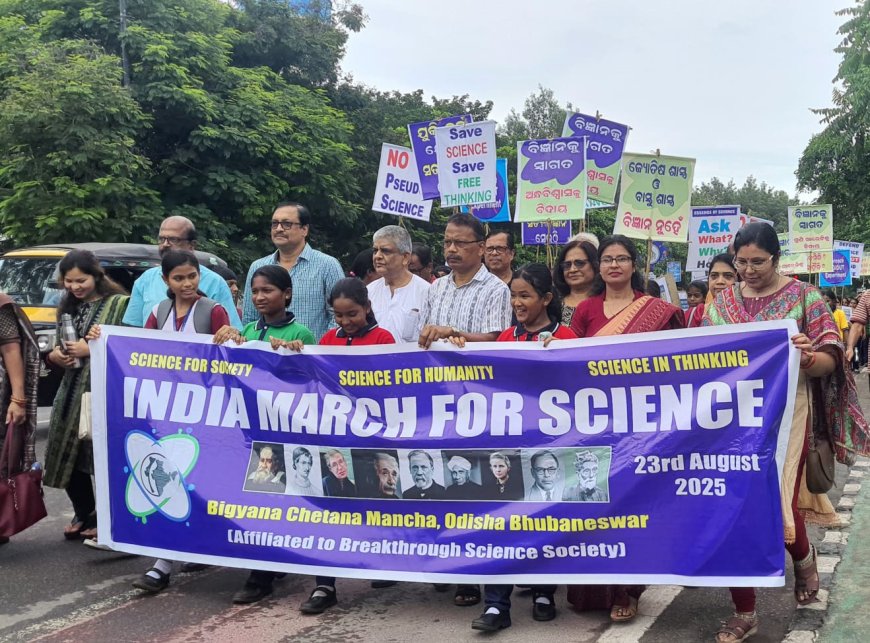 Scientists, Teachers and Students Join Padayatra for Science in Bhubaneswar