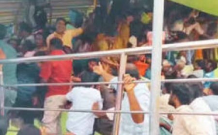 At Least Nine Dead in Stampede at Venkateswara Swamy Temple in Andhra Pradesh; PM Modi, CM Naidu Express Grief