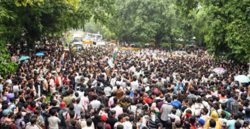 Delhi on High Alert as Police Detain Protesters Over Election Commission Row